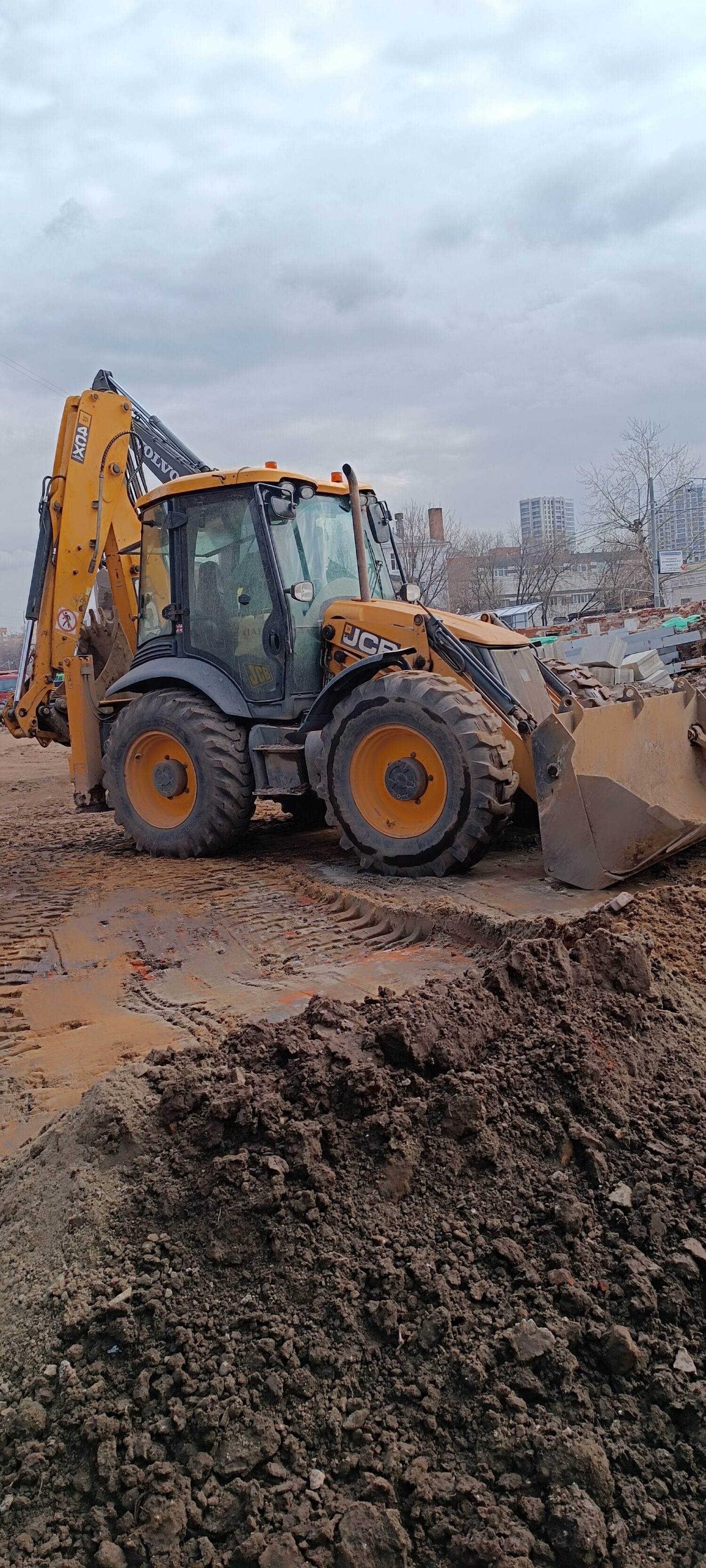 JCB 4CX (5)