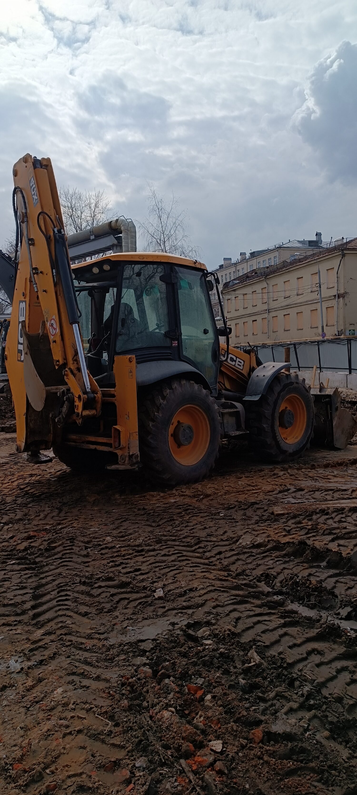 JCB 4CX (6)